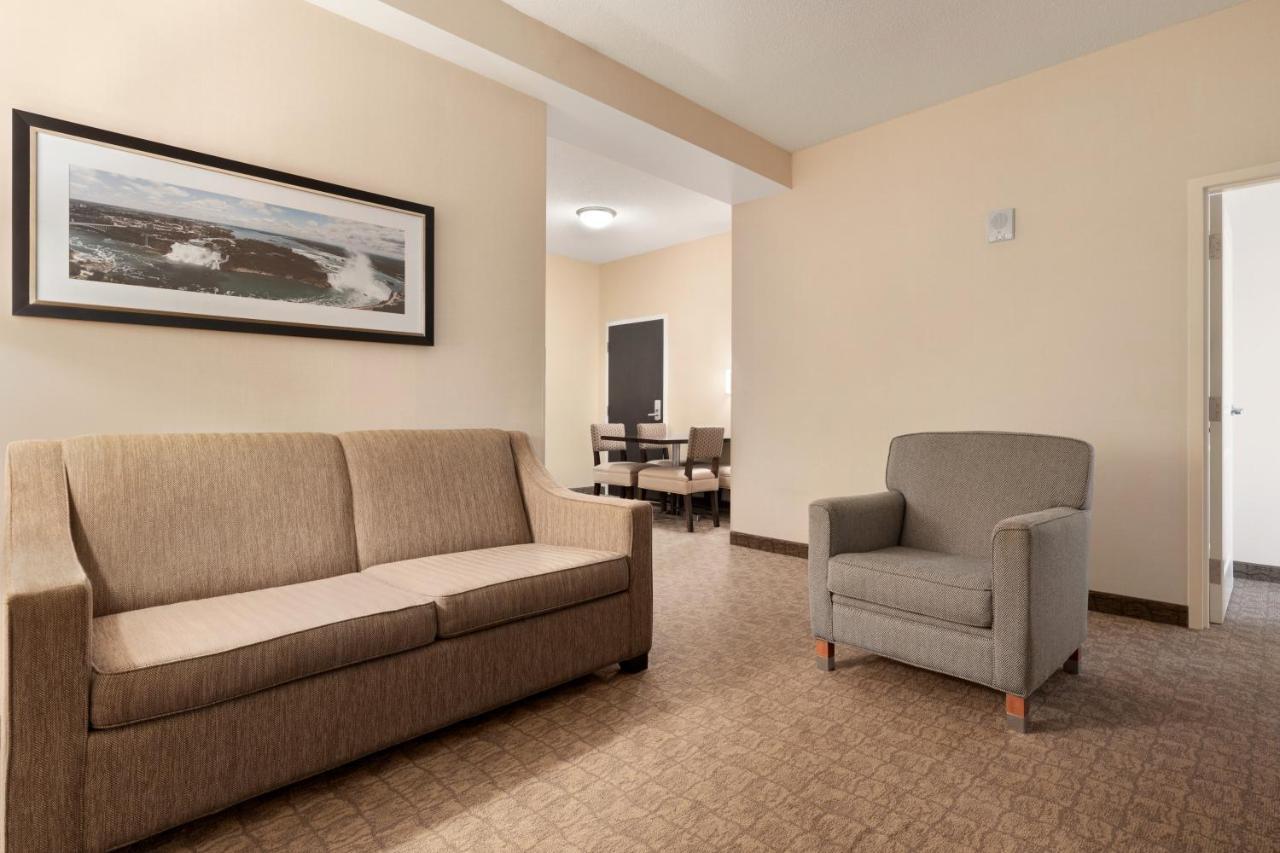 Wyndham Garden Niagara Falls Fallsview Bagian luar foto