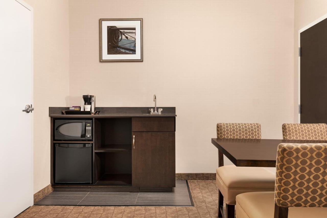 Wyndham Garden Niagara Falls Fallsview Bagian luar foto