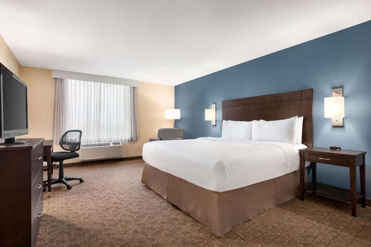 Wyndham Garden Niagara Falls Fallsview Bagian luar foto