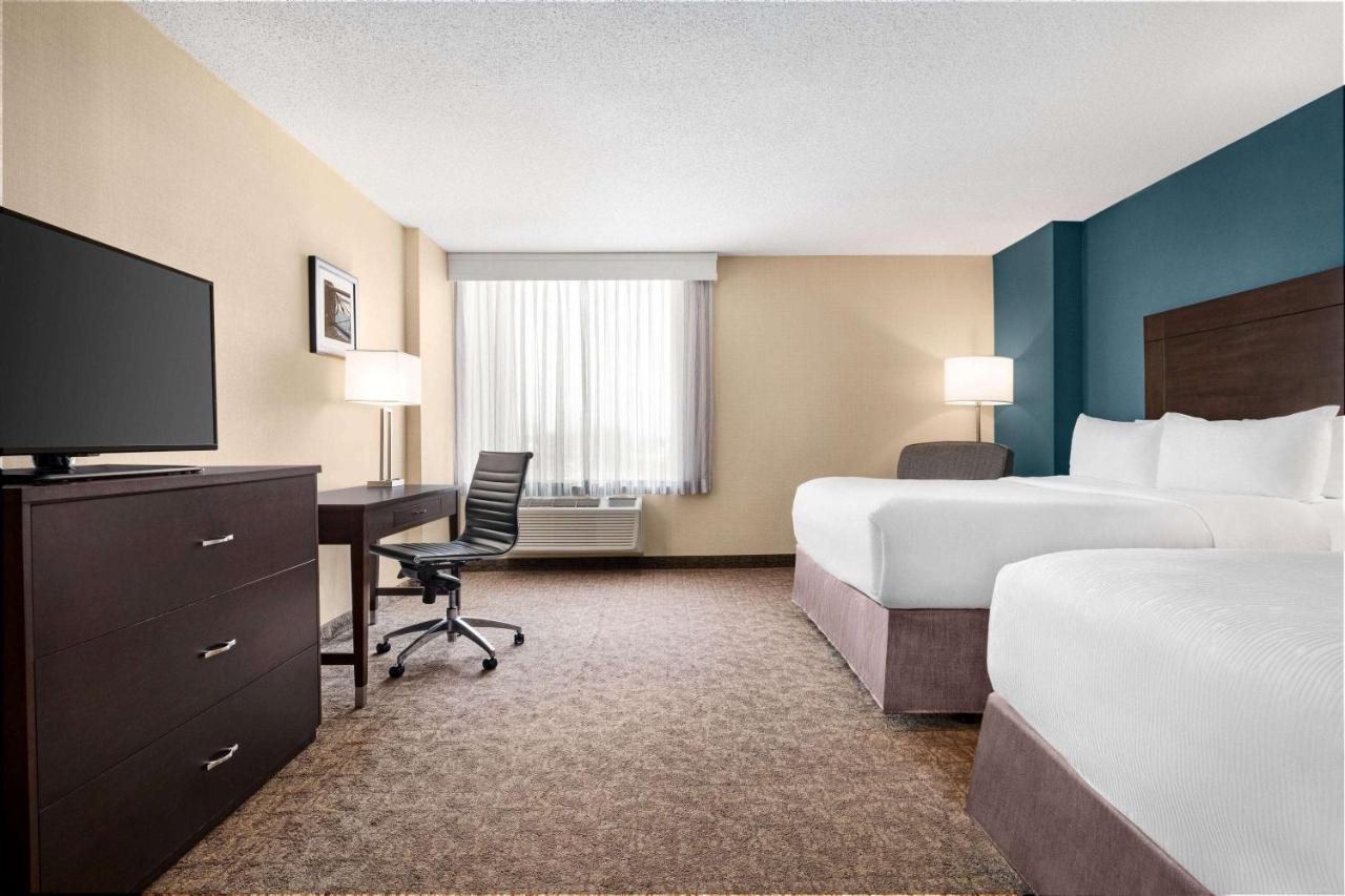 Wyndham Garden Niagara Falls Fallsview Bagian luar foto