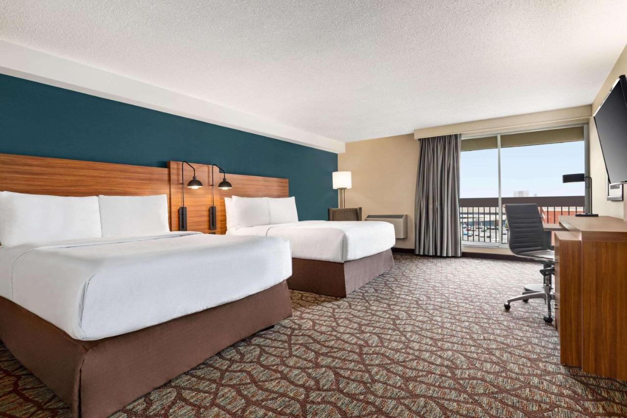 Wyndham Garden Niagara Falls Fallsview Bagian luar foto