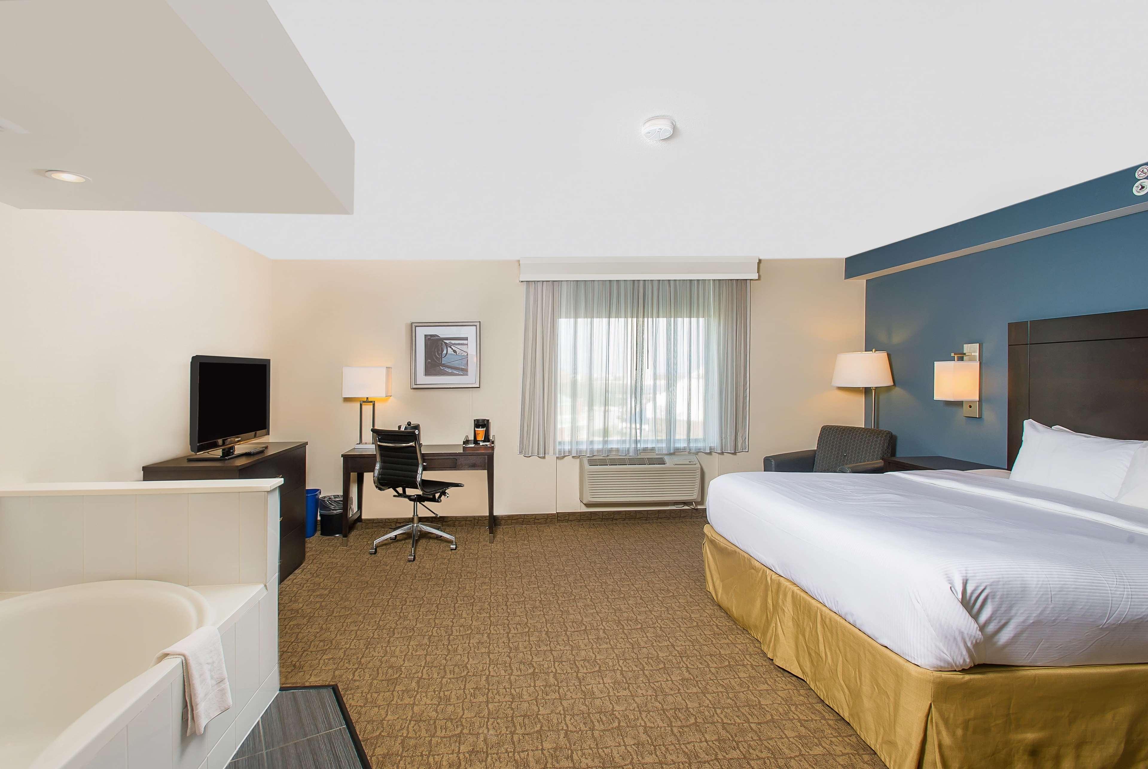 Wyndham Garden Niagara Falls Fallsview Bagian luar foto