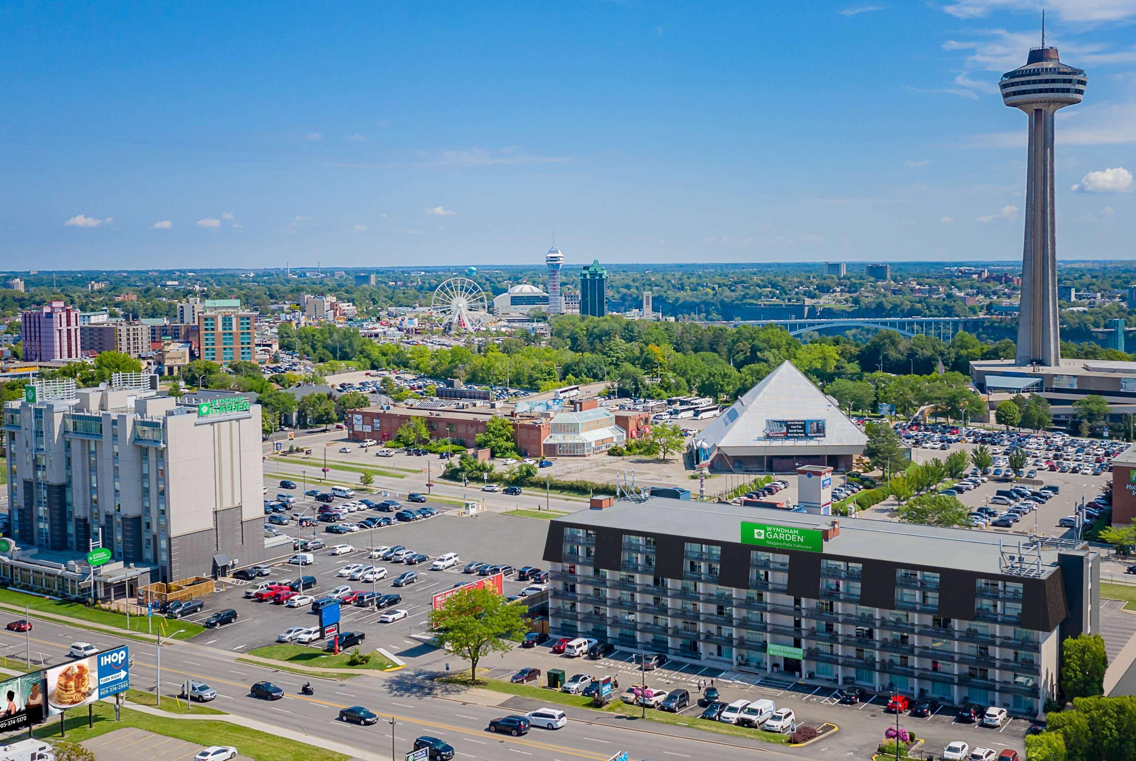 Wyndham Garden Niagara Falls Fallsview Bagian luar foto