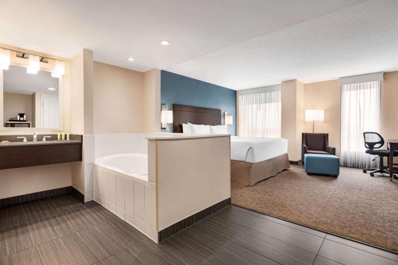 Wyndham Garden Niagara Falls Fallsview Bagian luar foto