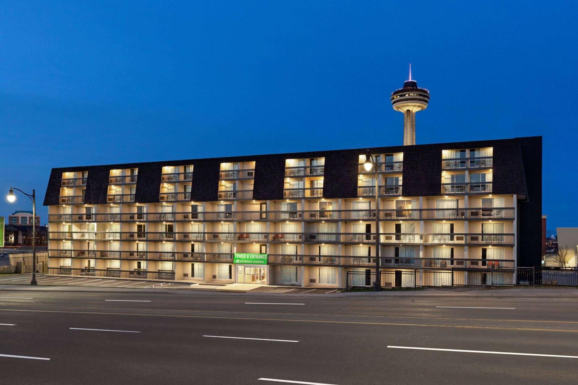 Wyndham Garden Niagara Falls Fallsview Bagian luar foto